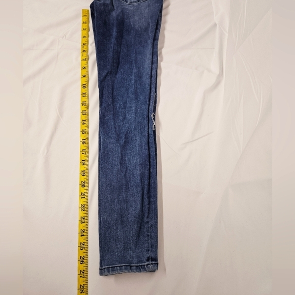 Free People Busted Knee Cropped Mid Rise Ankle Jeans in Stone Wash Sz 28 - Picture 8 of 9